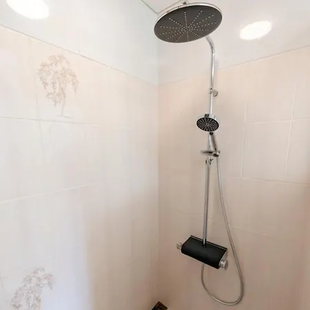 Bright Seaside With Private Garden בית נופש סן-ונסן-סור-ז'אר
