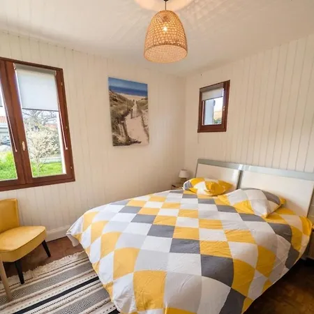 Bright Seaside With Private Garden Feriehus