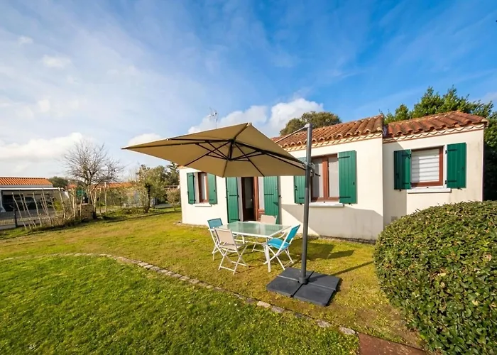 Bright Seaside With Private Garden Tatil Evi *